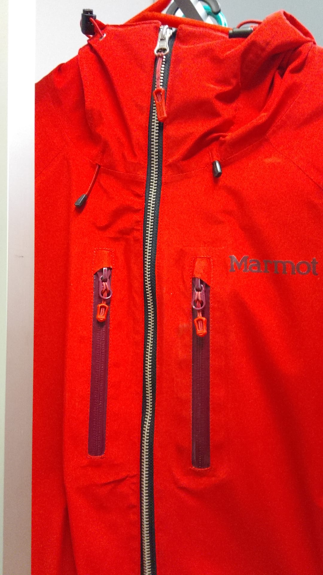 Vetoketjun  vaihto- zipper repaire- N&T ompelu Helsinki