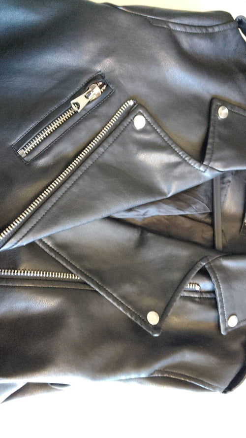 Initial Leather Repair / Alkuperäinen nahkakorjaus