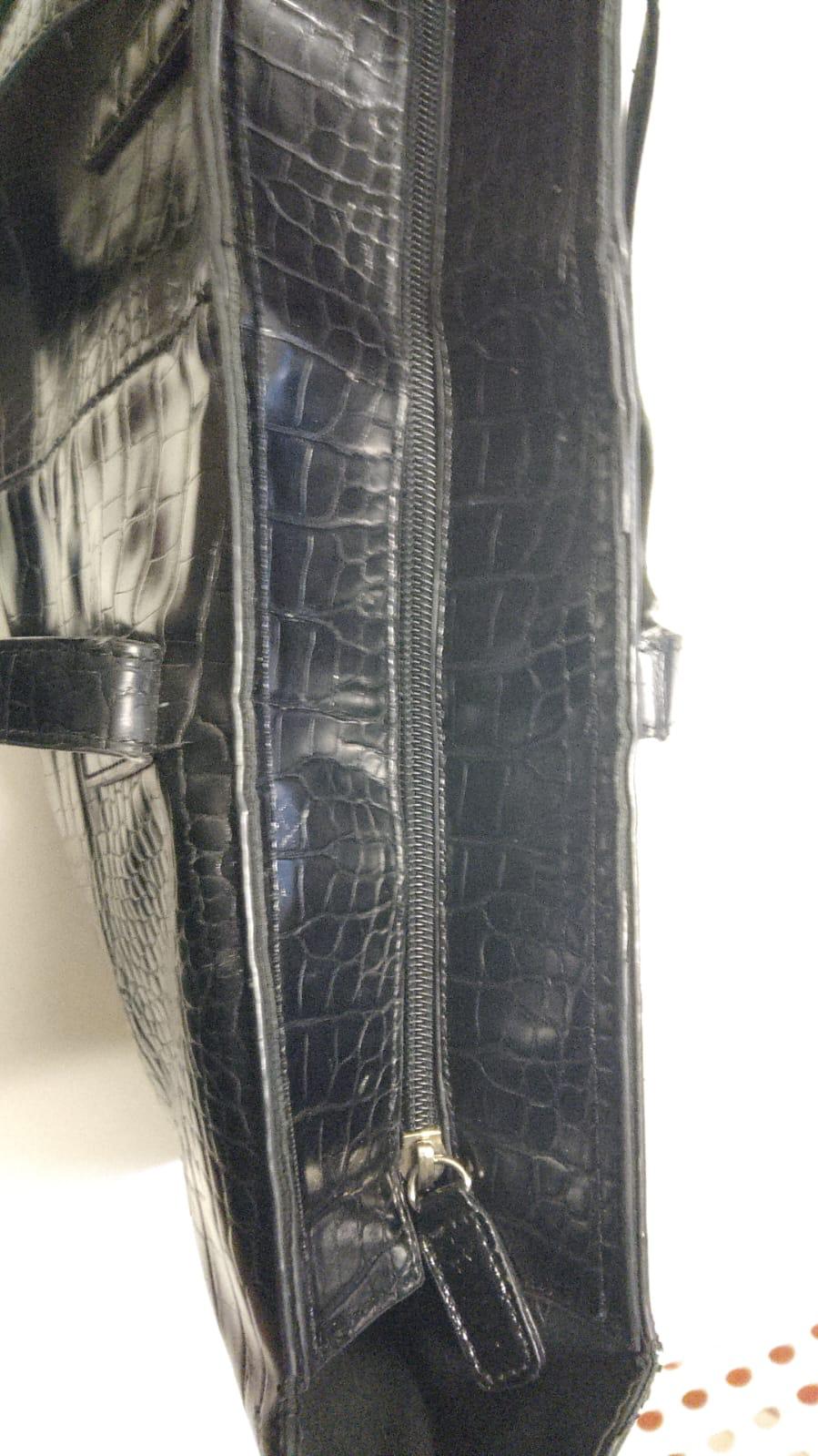 Initial Leather Repair / Alkuperäinen nahkakorjaus